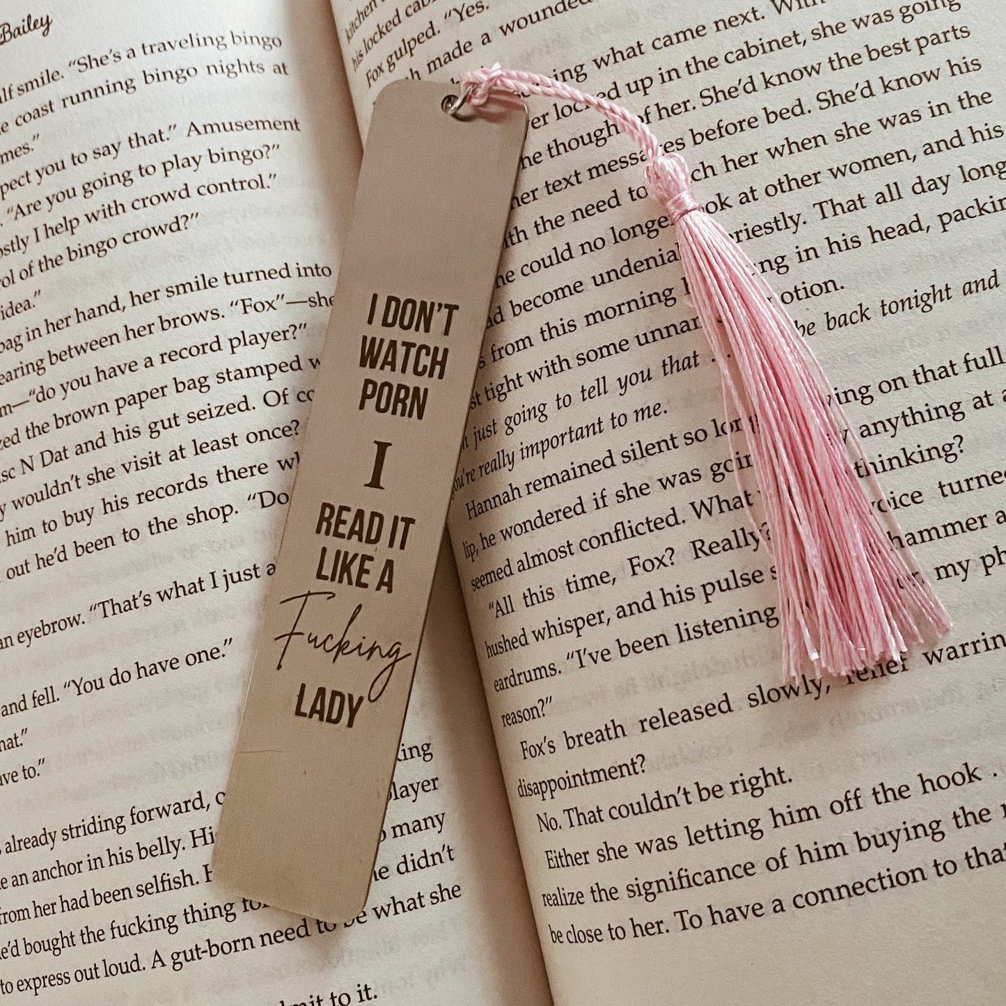 Bookmark - I READ IT LIKE A LADY